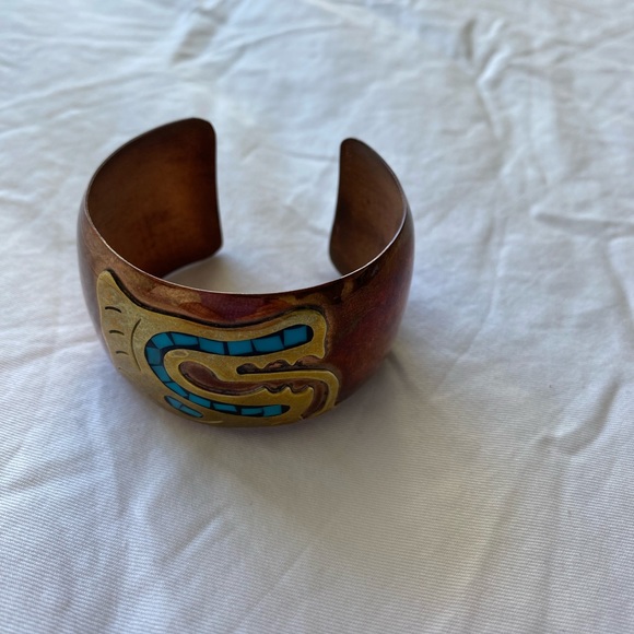 Mexican etched copper cuff bracelet - Picture 5 of 5